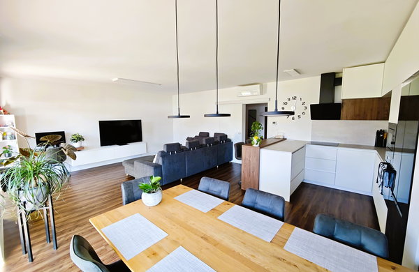 Lokacija: Ljubljana okolica, Komenda, Moste