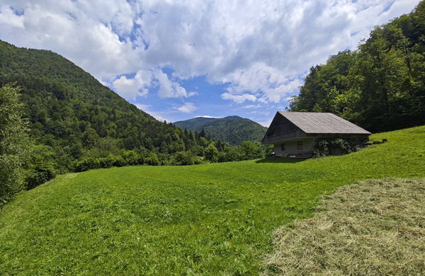 Lokacija: Ljubljana okolica, Kamnik, Črna pri Kamniku