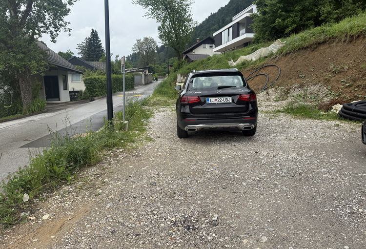 Lokacija: Ljubljana okolica, Medvode, Zavrh pod Šmarno goro