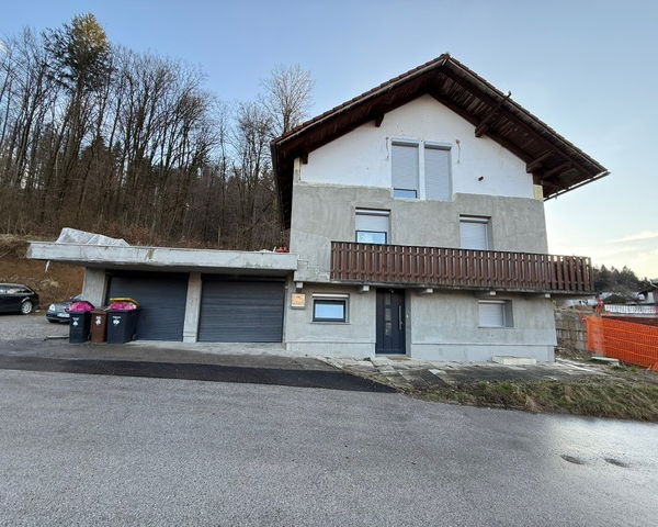 Lokacija: Ljubljana okolica, Medvode, Zavrh pod Šmarno goro