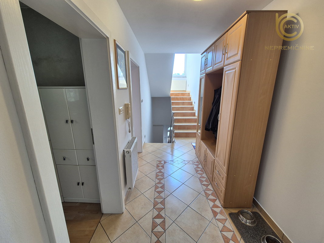 Lokacija: Ljubljana okolica, Vrhnika, Drenov grič