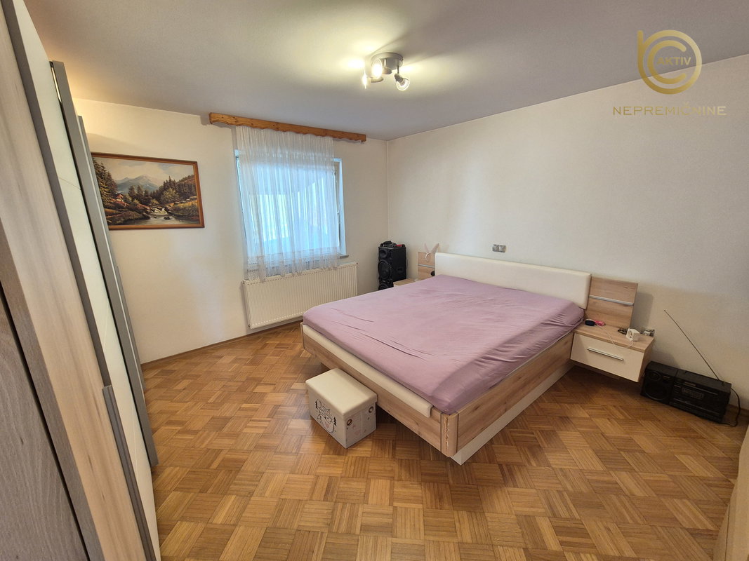 Lokacija: Ljubljana okolica, Vrhnika, Drenov grič