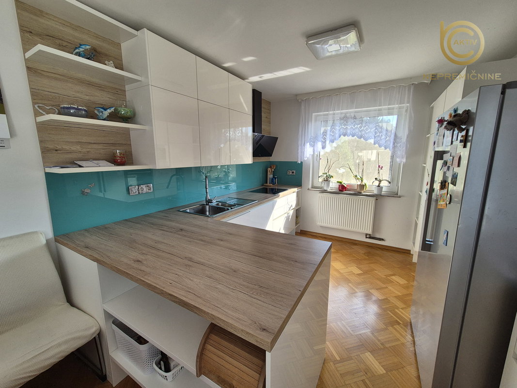 Lokacija: Ljubljana okolica, Vrhnika, Drenov grič