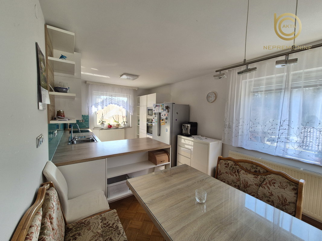 Lokacija: Ljubljana okolica, Vrhnika, Drenov grič