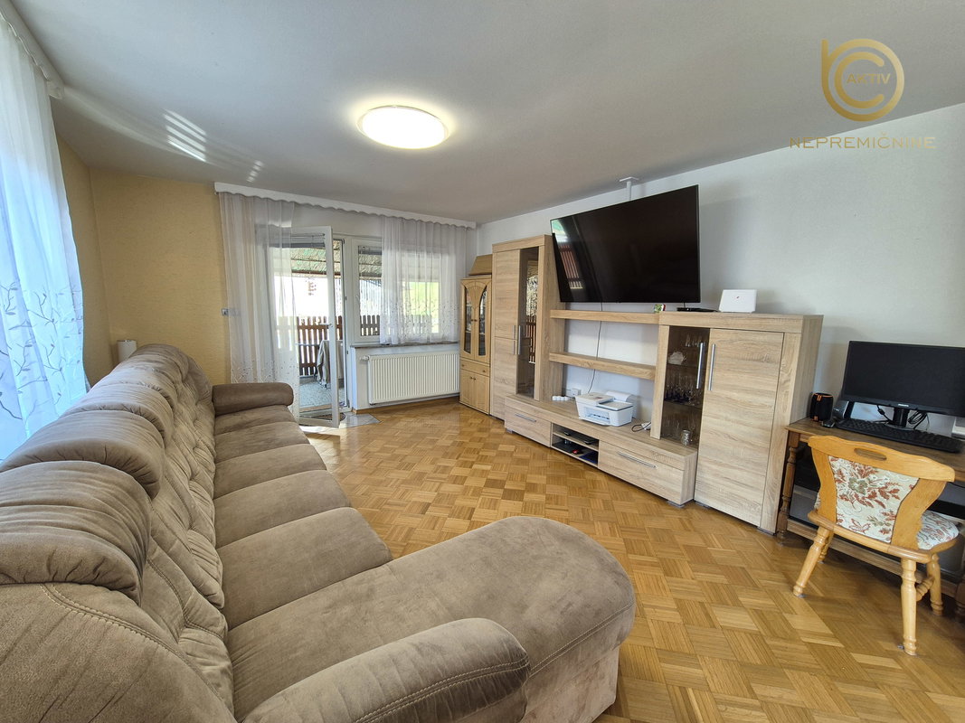 Lokacija: Ljubljana okolica, Vrhnika, Drenov grič