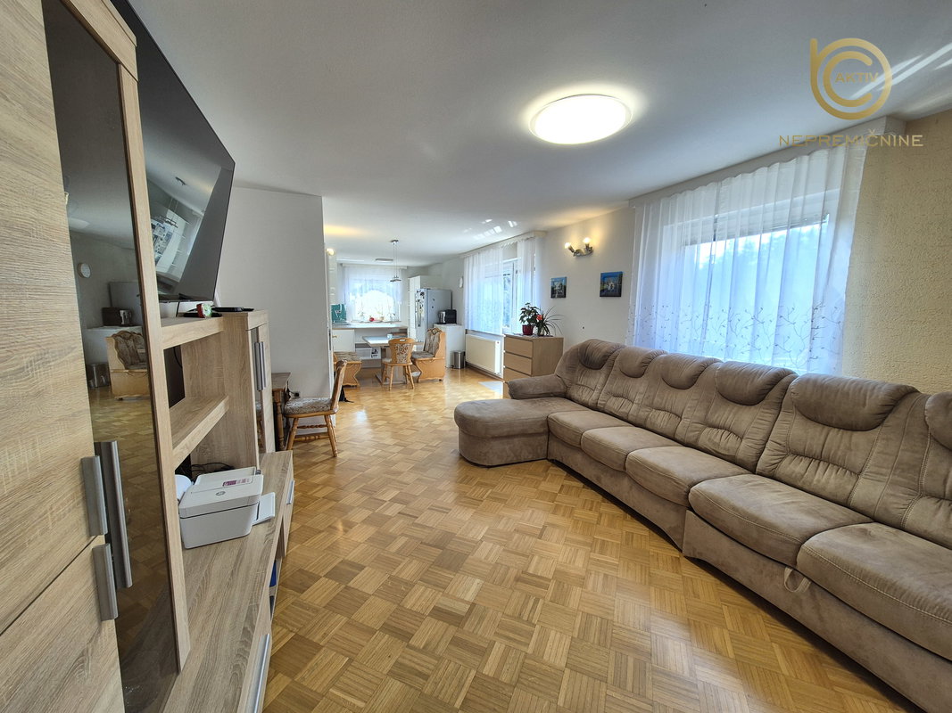 Lokacija: Ljubljana okolica, Vrhnika, Drenov grič