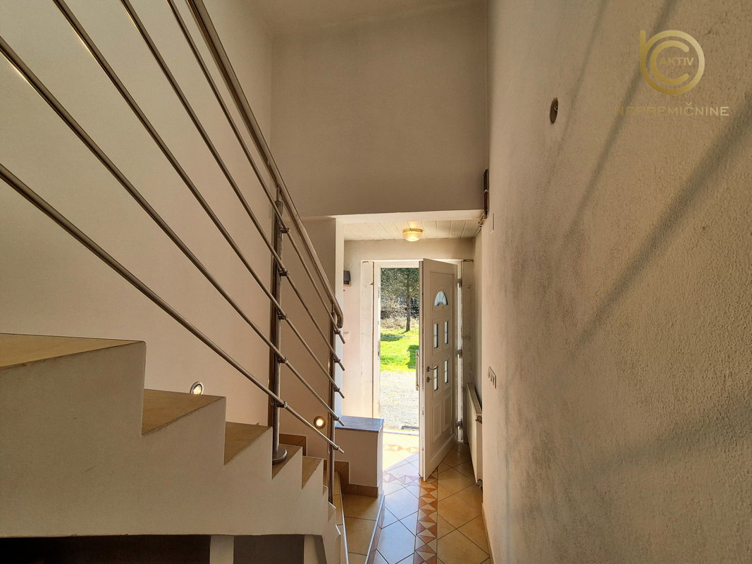 Lokacija: Ljubljana okolica, Vrhnika, Drenov grič