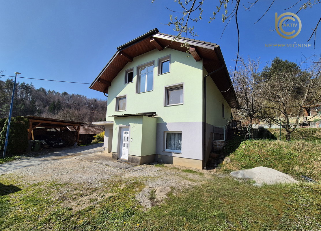 Lokacija: Ljubljana okolica, Vrhnika, Drenov grič