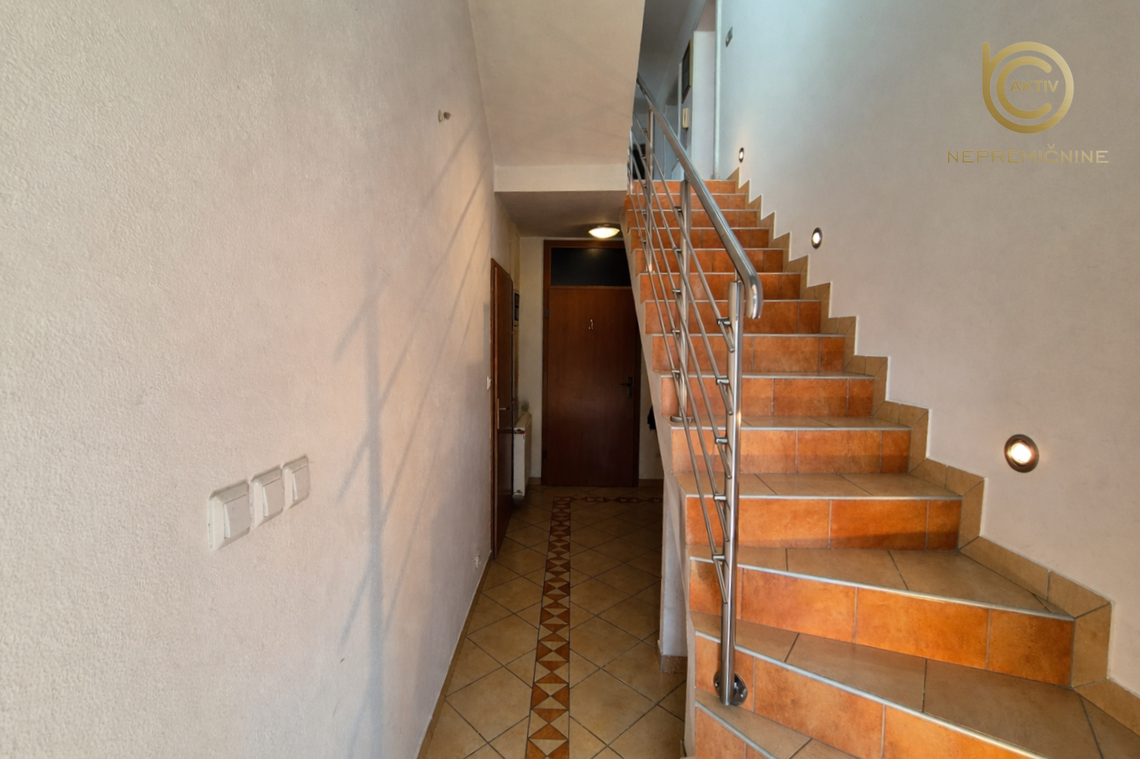 Lokacija: Ljubljana okolica, Vrhnika, Drenov grič