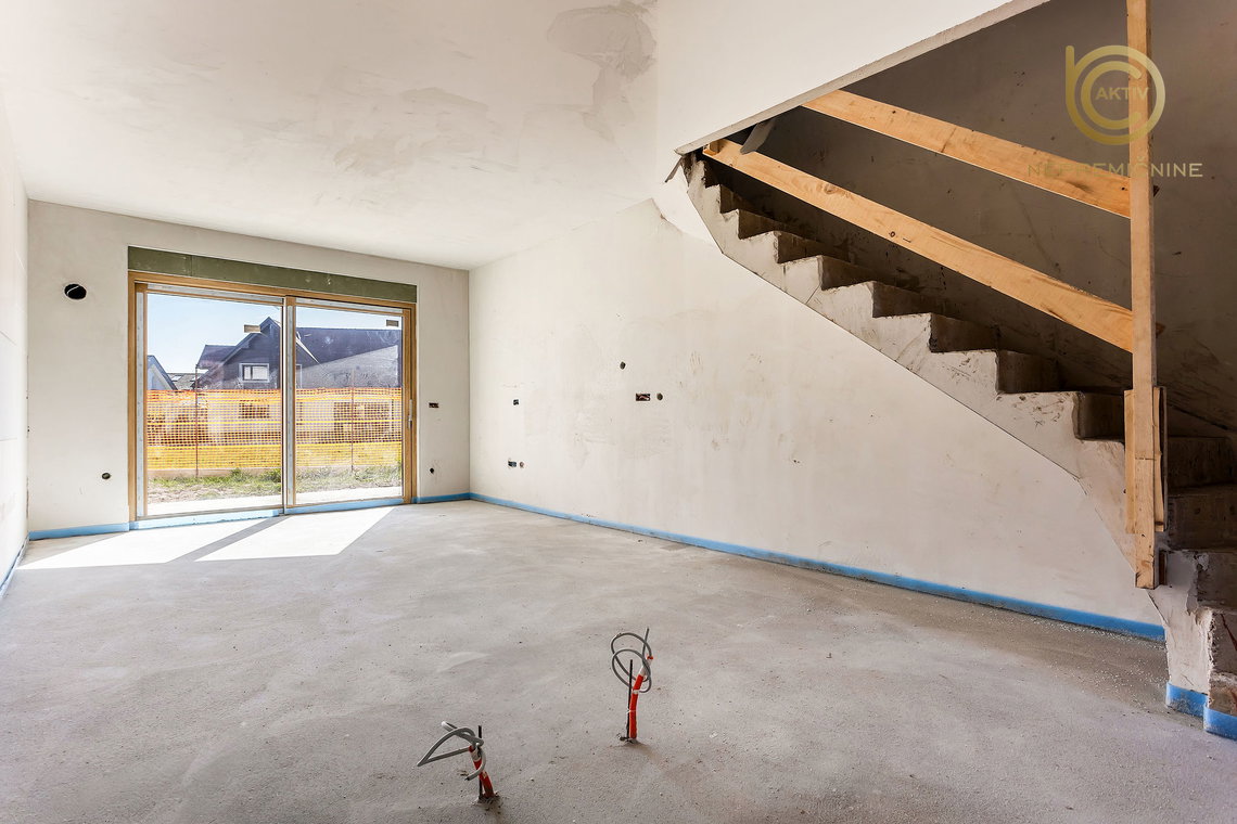 Lokacija: Ljubljana okolica, Domžale, Spodnje Jarše