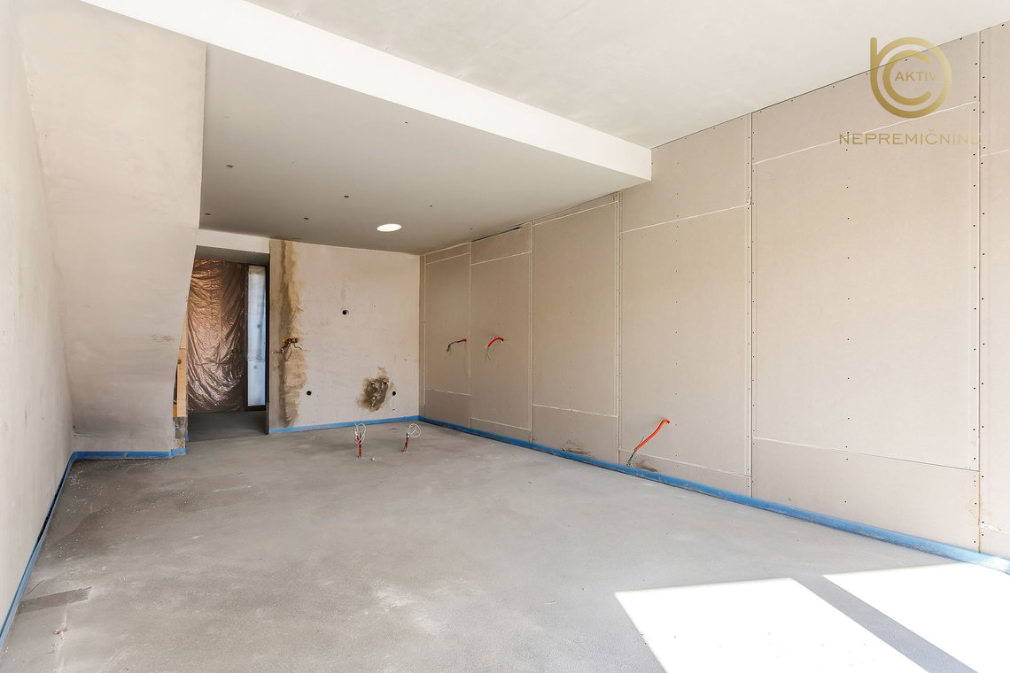 Lokacija: Ljubljana okolica, Domžale, Spodnje Jarše