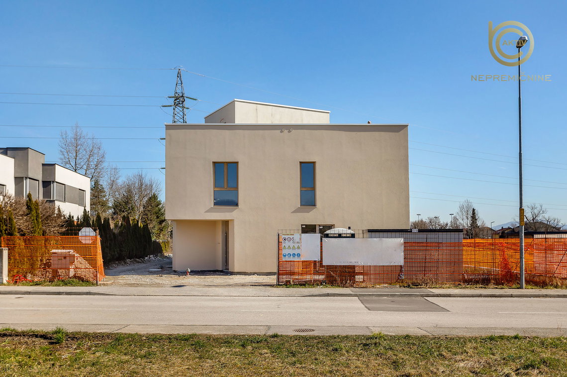 Lokacija: Ljubljana okolica, Domžale, Spodnje Jarše