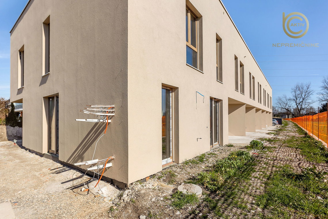 Lokacija: Ljubljana okolica, Domžale, Spodnje Jarše