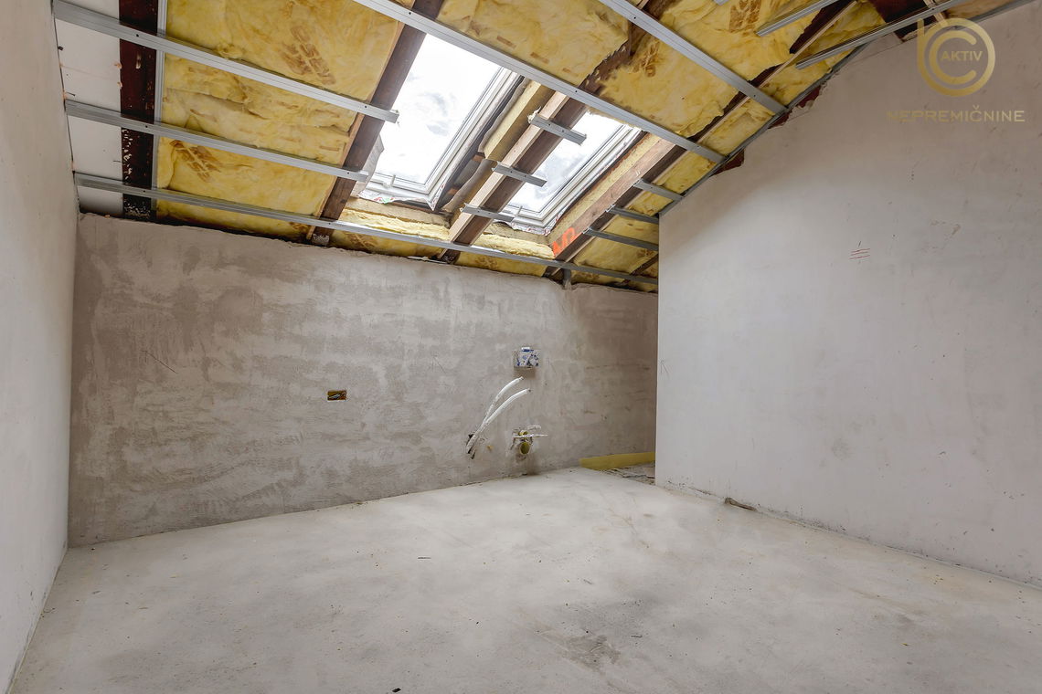 Lokacija: Ljubljana okolica, Mengeš, Mengeš