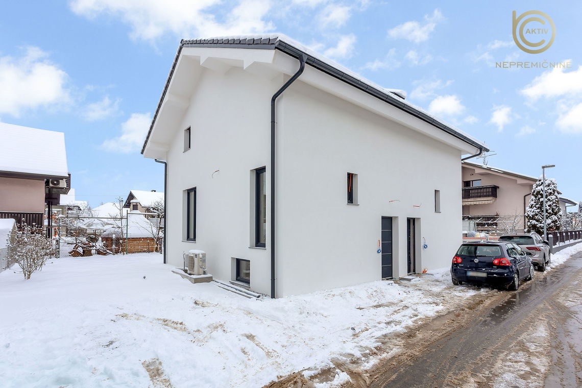 Lokacija: Ljubljana okolica, Mengeš, Mengeš