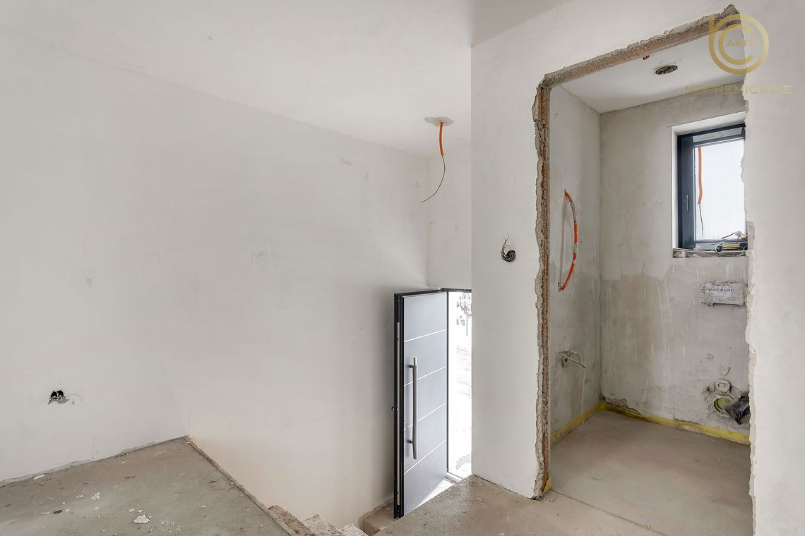 Lokacija: Ljubljana okolica, Mengeš, Mengeš