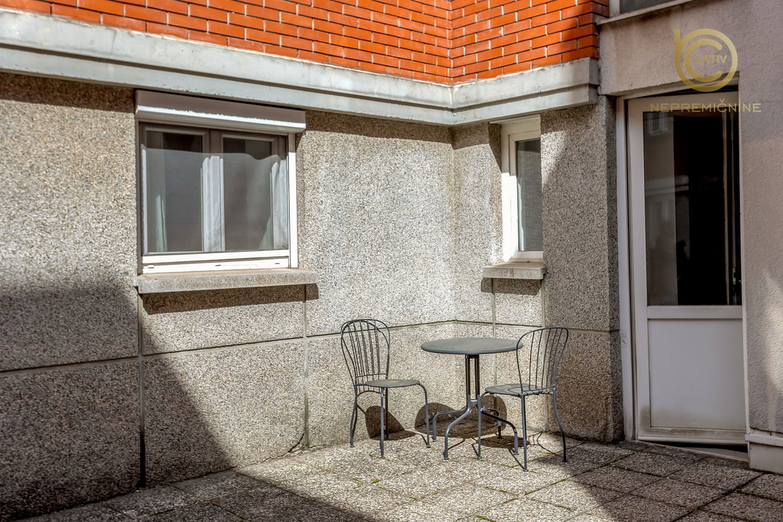 Lokacija: Ljubljana mesto, Šiška, Šiška