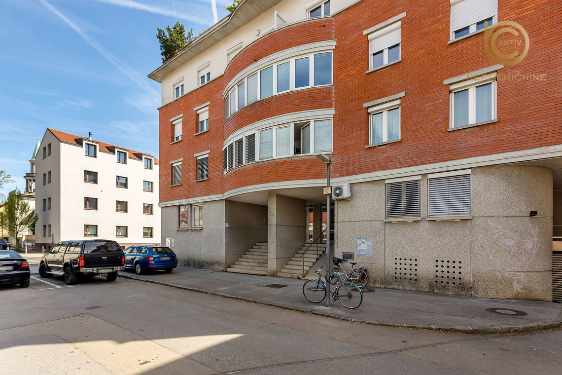 Lokacija: Ljubljana mesto, Šiška, Šiška