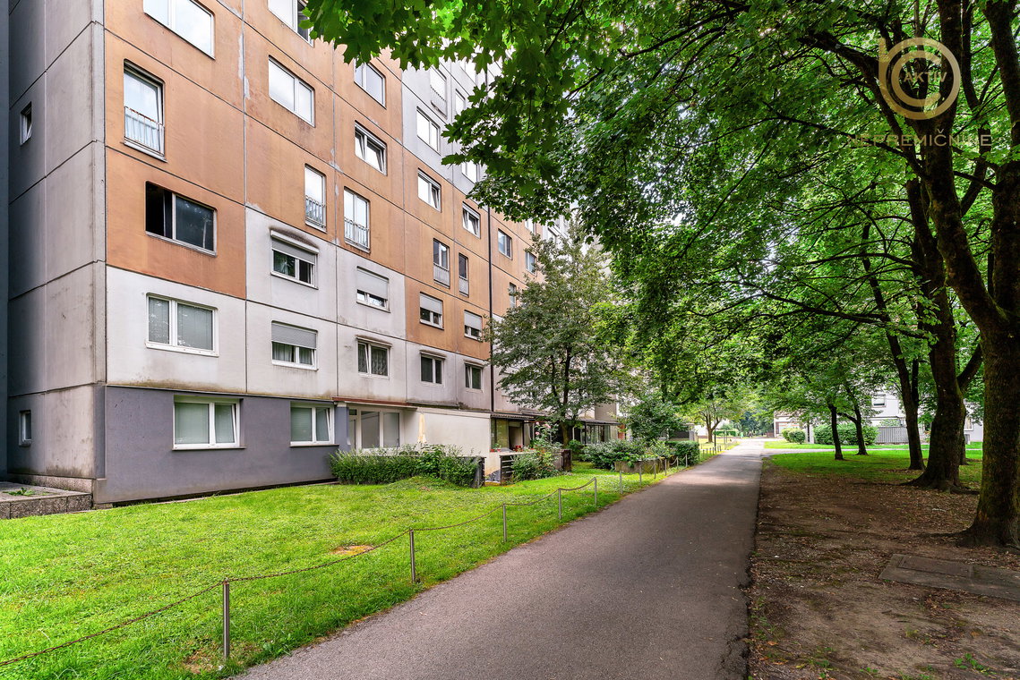 Lokacija: Ljubljana mesto, Šiška, Dravlje