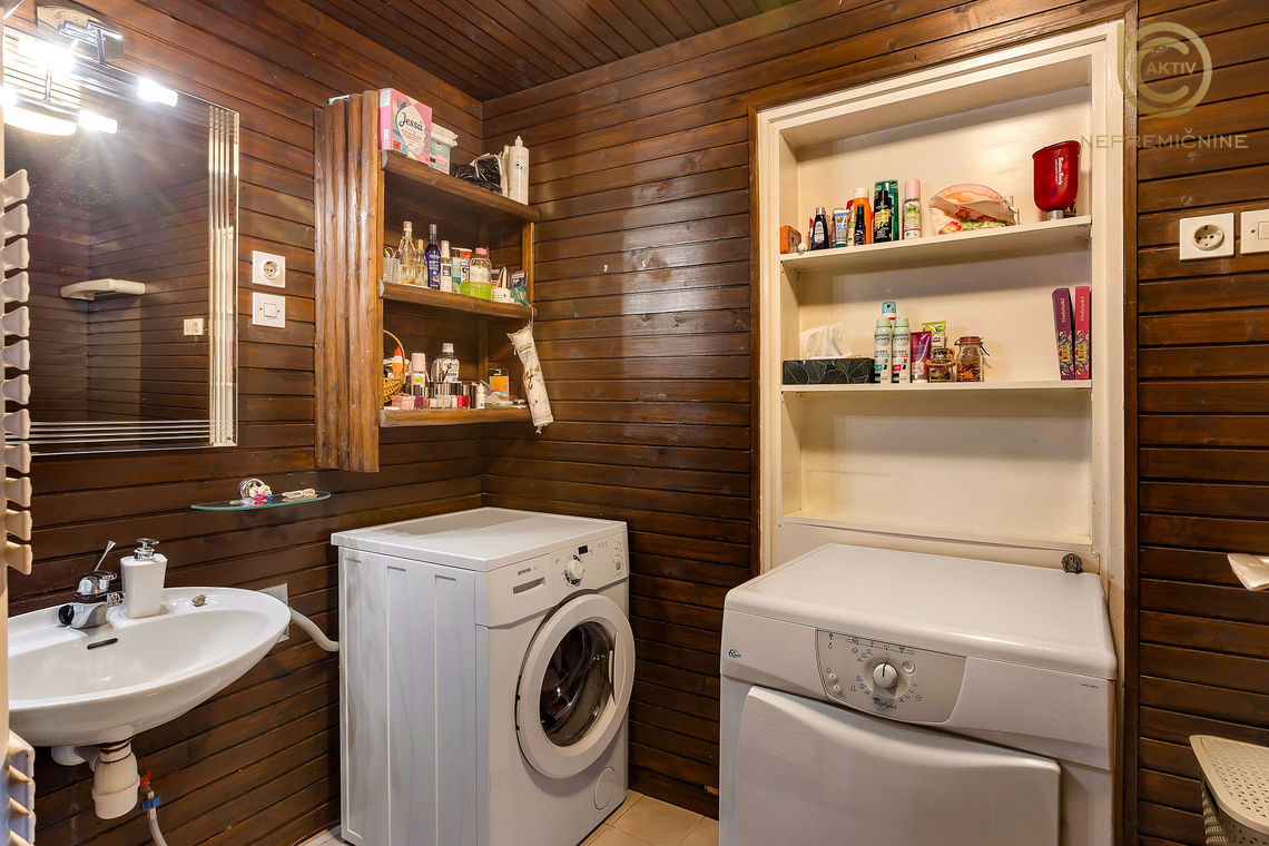 Lokacija: Gorenjska, Radovljica, Lesce