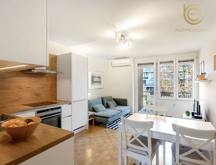 Lokacija: Ljubljana mesto, Bežigrad, Zupančičeva jama