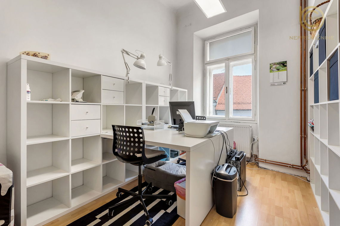 Lokacija: Gorenjska, Kranj, Center