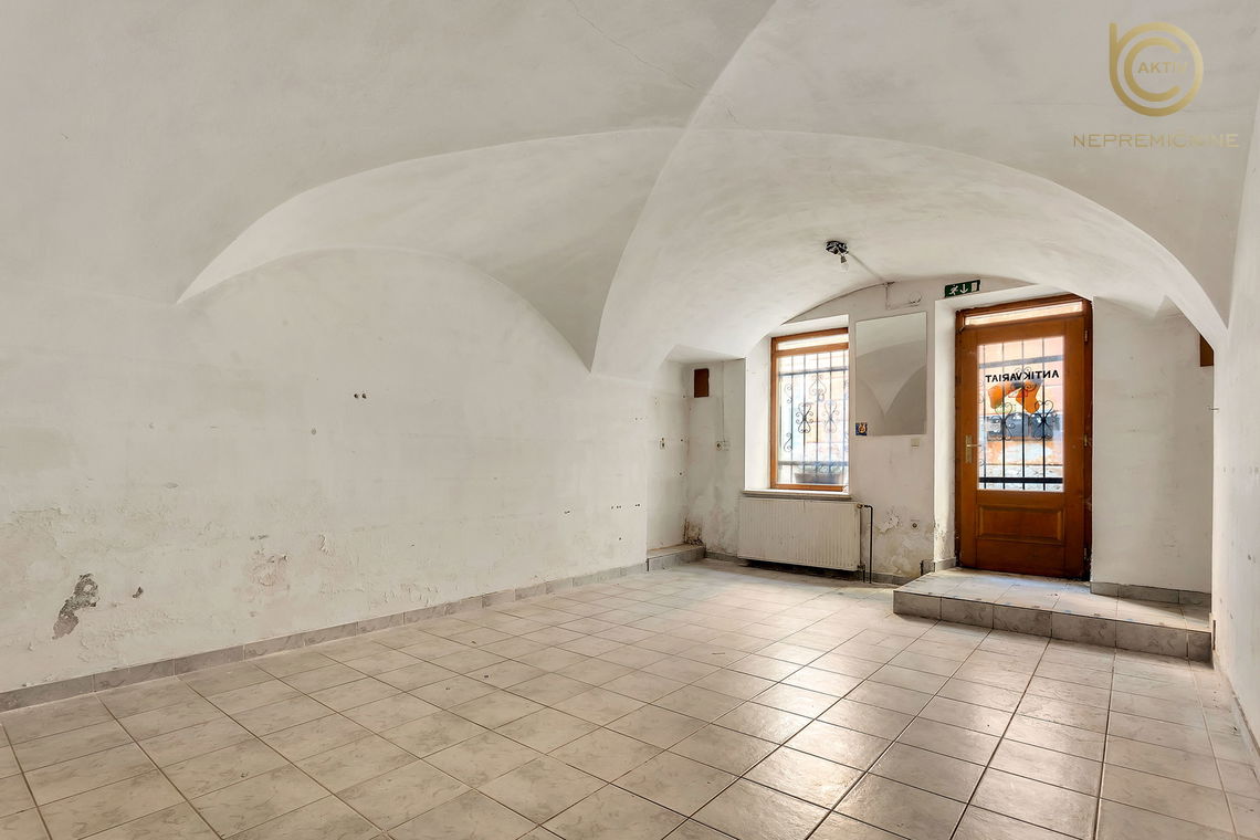 Lokacija: Gorenjska, Kranj, Center