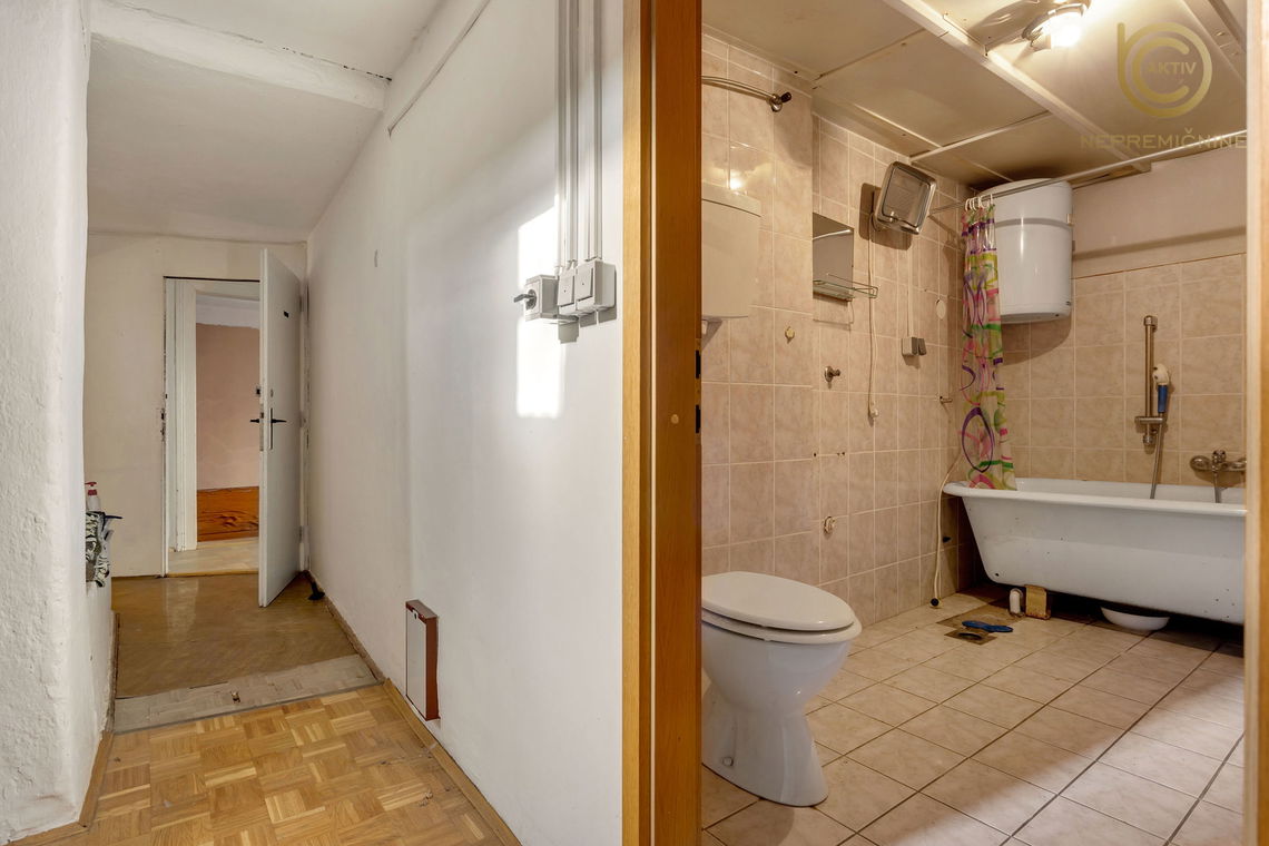 Lokacija: Gorenjska, Kranj, Center