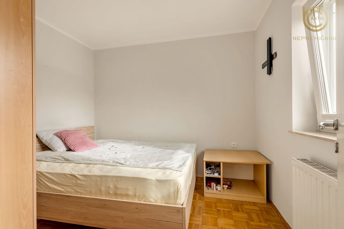 Lokacija: Ljubljana okolica, Moravče, Stegne