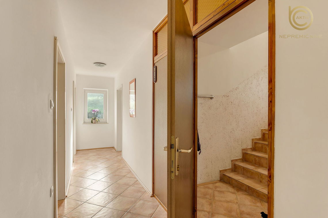 Lokacija: Ljubljana okolica, Moravče, Stegne