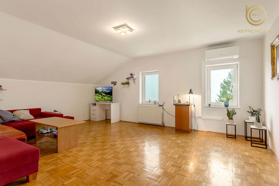 Lokacija: Ljubljana okolica, Moravče, Stegne