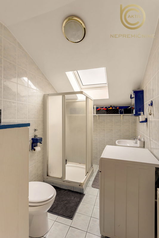 Lokacija: Ljubljana okolica, Moravče, Stegne