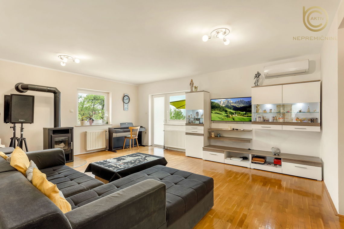 Lokacija: Ljubljana okolica, Moravče, Stegne