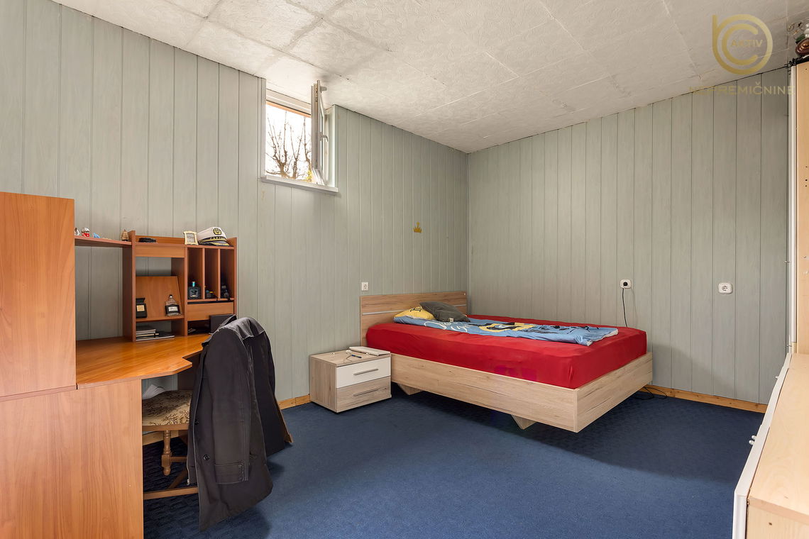 Lokacija: Ljubljana okolica, Moravče, Stegne