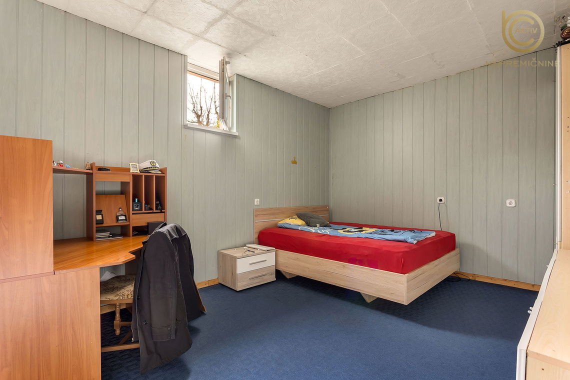 Lokacija: Ljubljana okolica, Moravče, Stegne