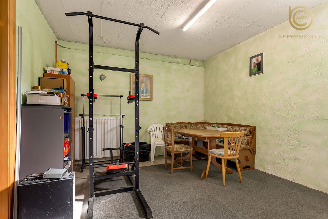 Lokacija: Ljubljana okolica, Moravče, Stegne