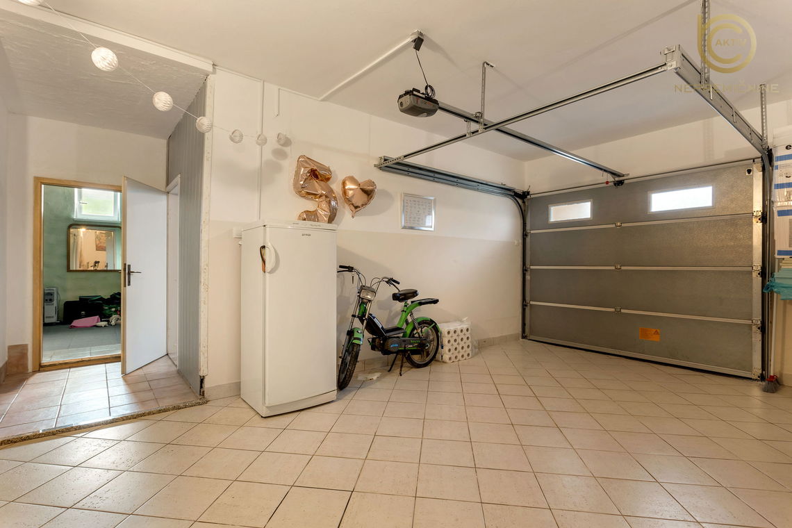 Lokacija: Ljubljana okolica, Moravče, Stegne