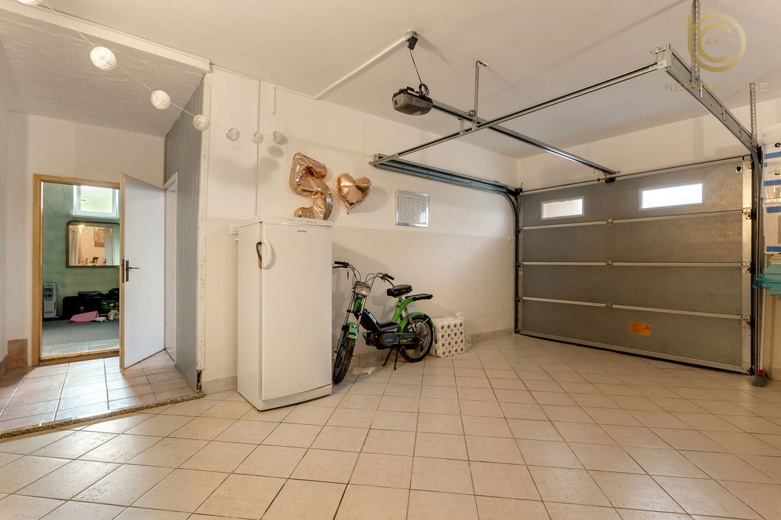 Lokacija: Ljubljana okolica, Moravče, Stegne