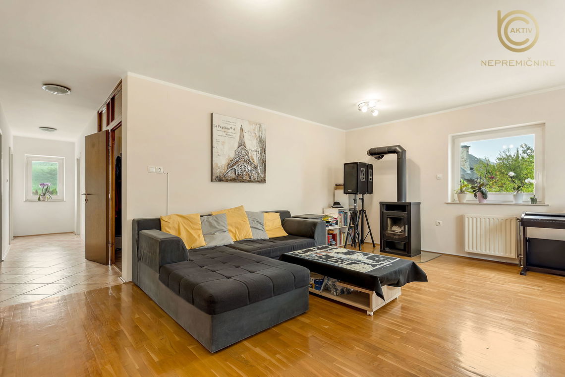 Lokacija: Ljubljana okolica, Moravče, Stegne