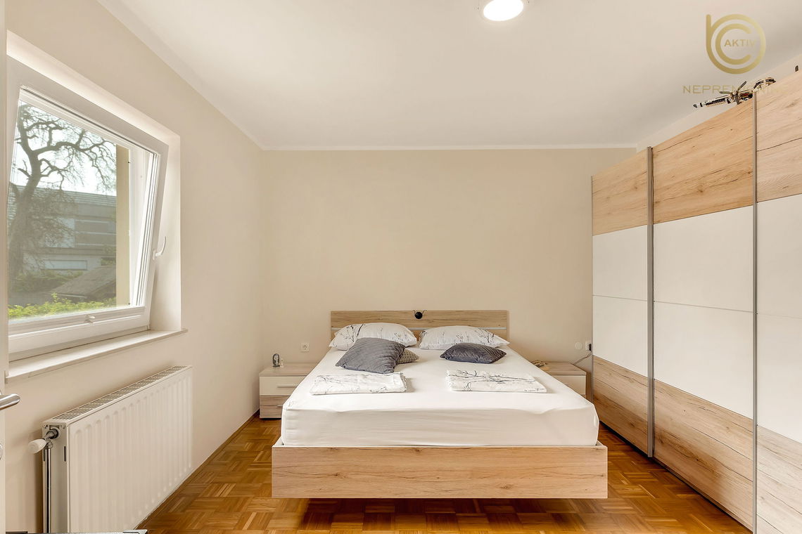 Lokacija: Ljubljana okolica, Moravče, Stegne