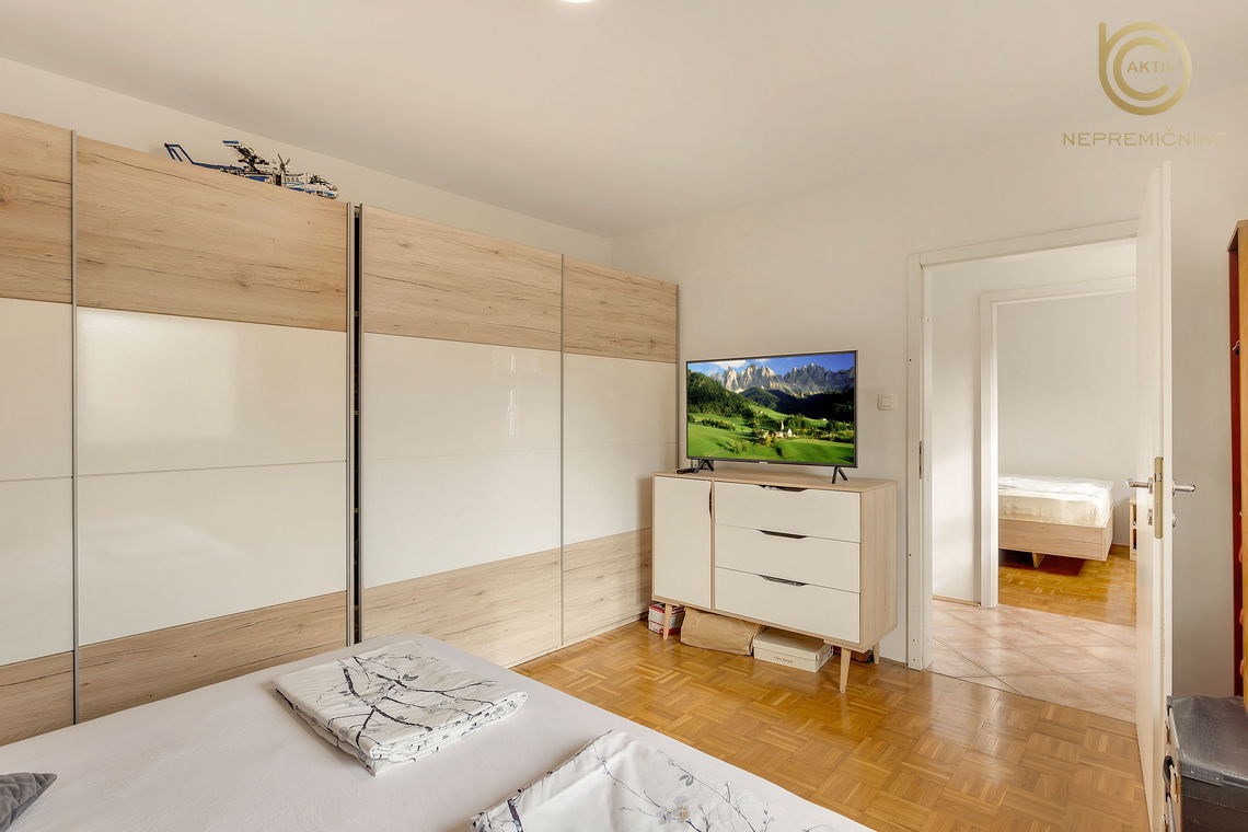 Lokacija: Ljubljana okolica, Moravče, Stegne