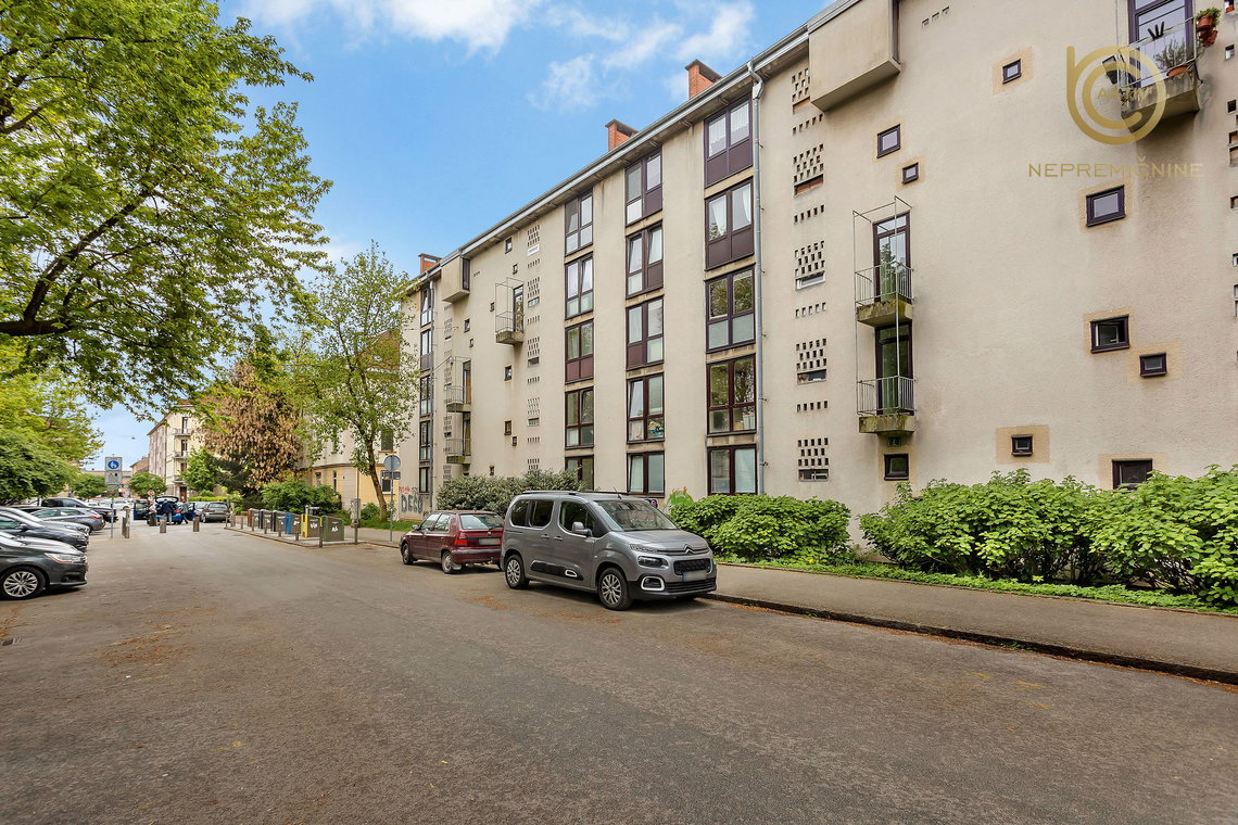 Lokacija: Ljubljana mesto, Center, Tabor