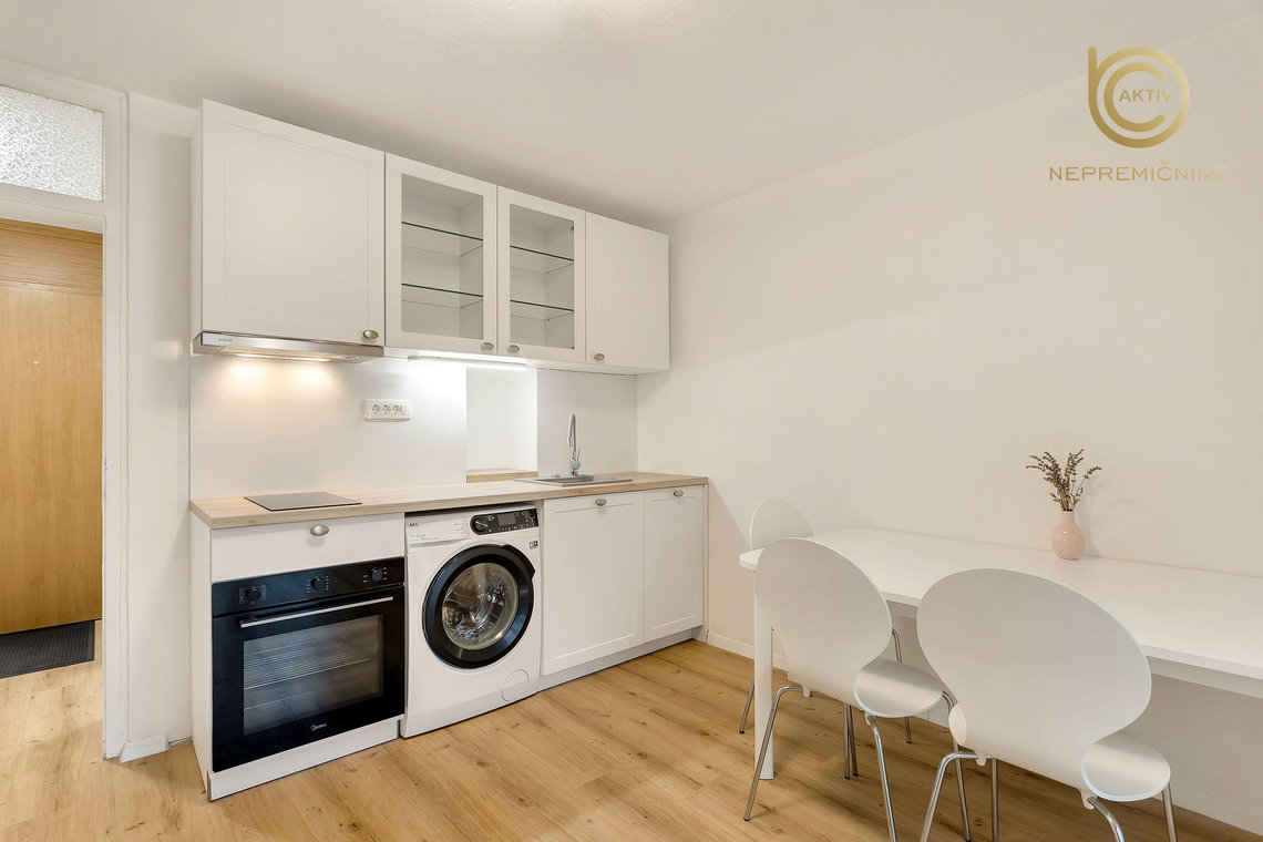 Lokacija: Ljubljana mesto, Center, Tabor