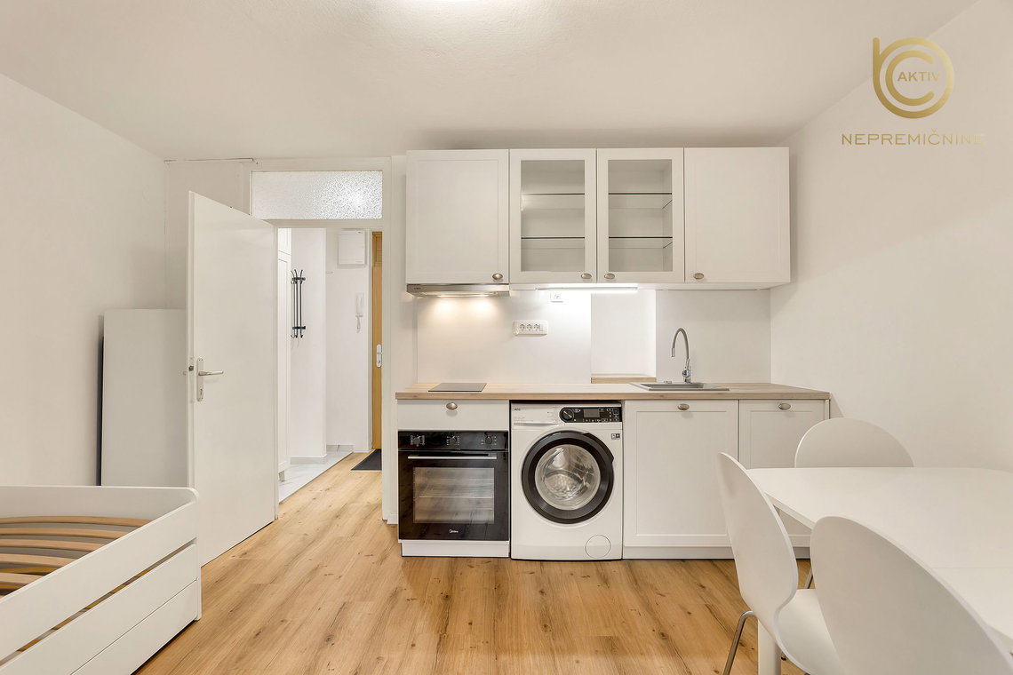 Lokacija: Ljubljana mesto, Center, Tabor