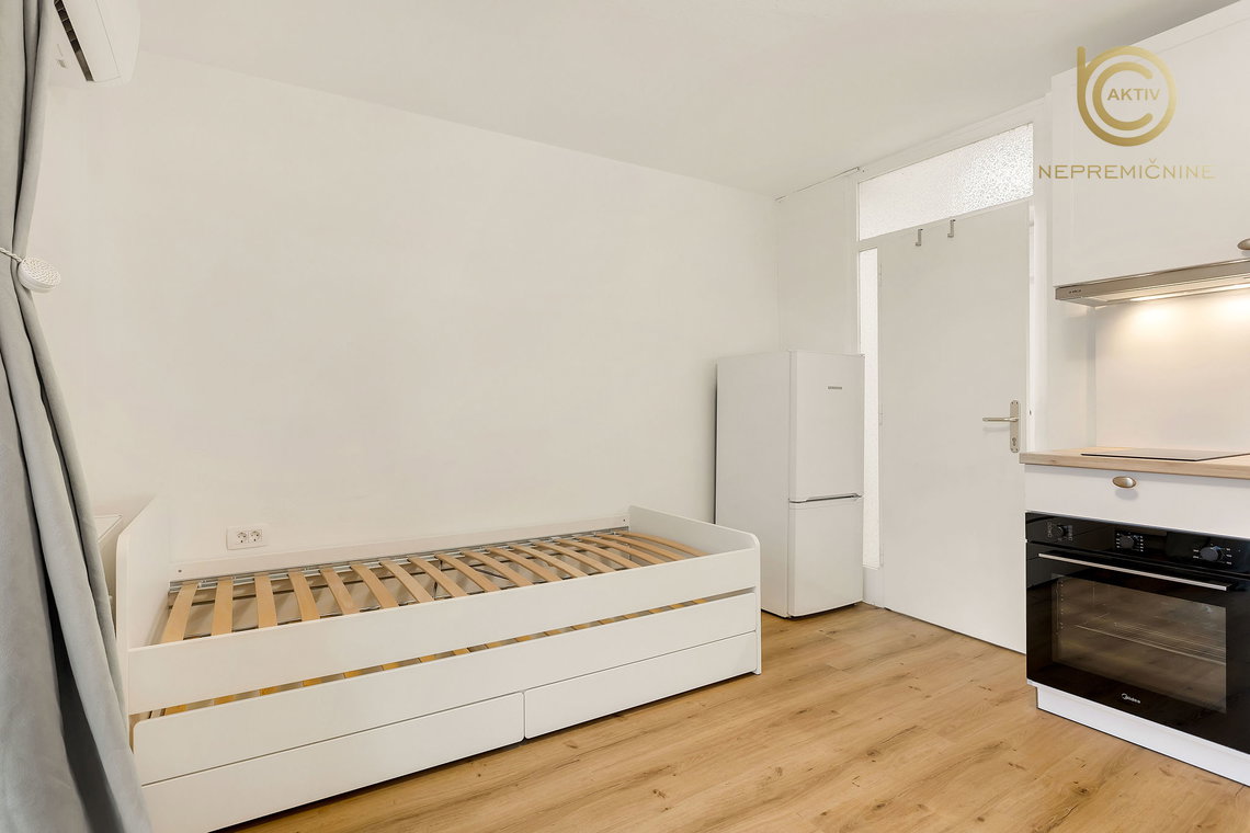 Lokacija: Ljubljana mesto, Center, Tabor