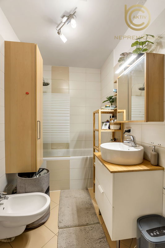 Lokacija: Ljubljana okolica, Domžale, Radomlje