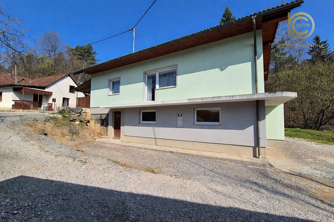 Lokacija: Ljubljana okolica, Vrhnika, Drenov grič