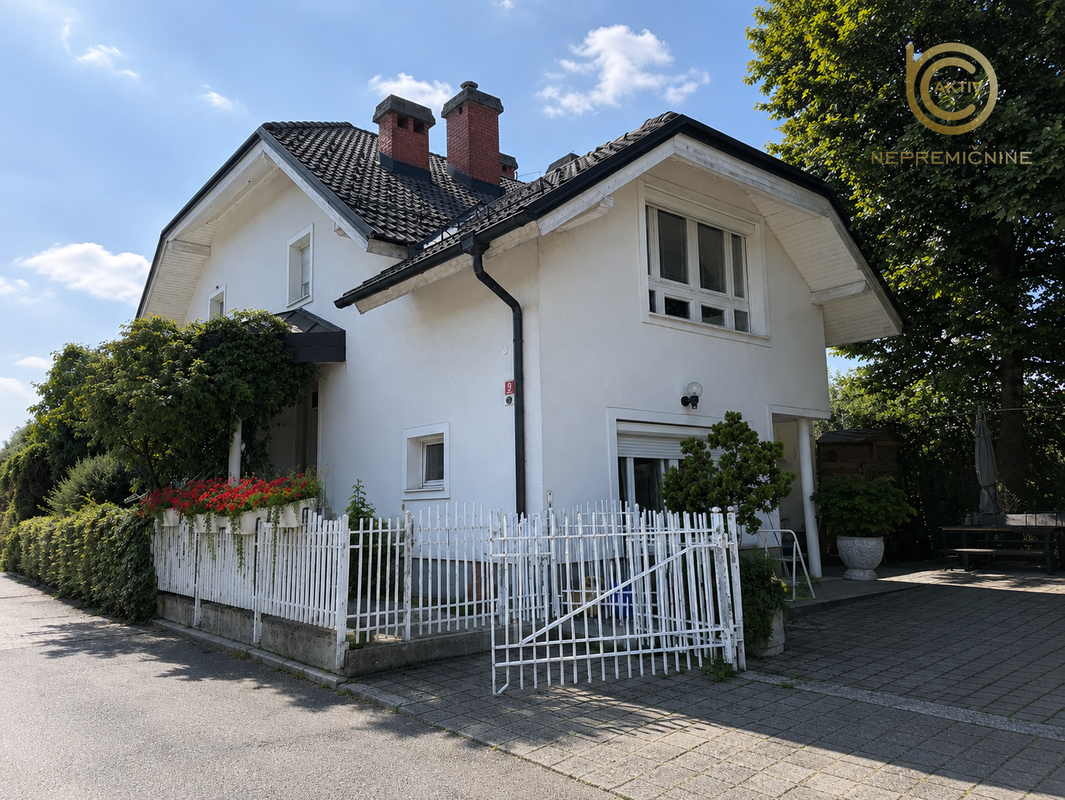 Lokacija: Ljubljana okolica, Domžale, Srednje Jarše