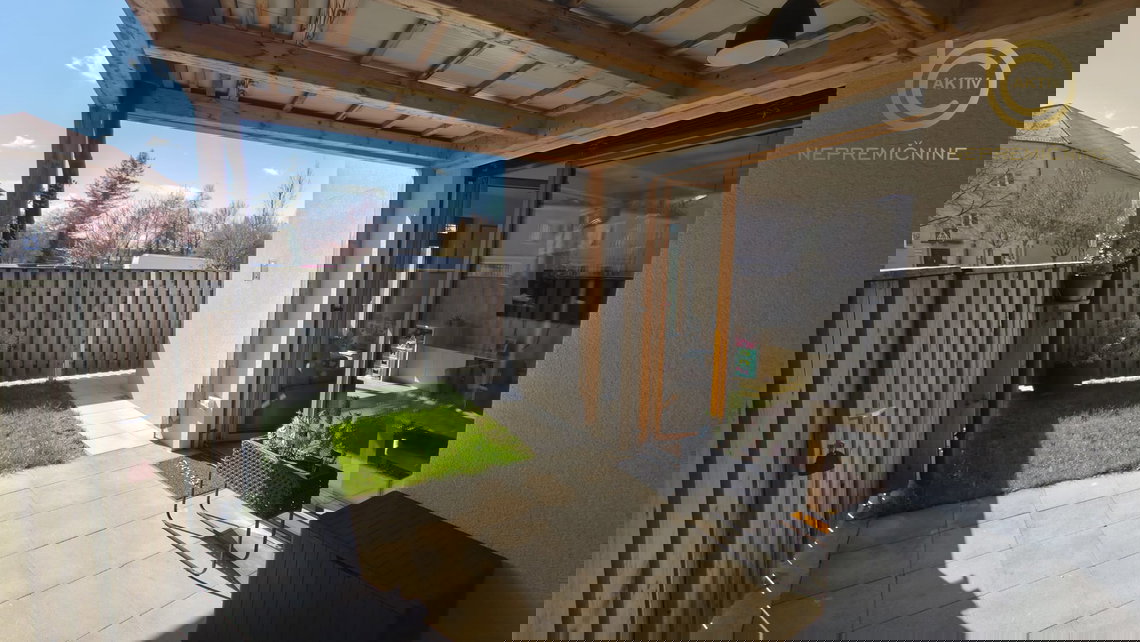 Lokacija: Ljubljana okolica, Mengeš, Mengeš