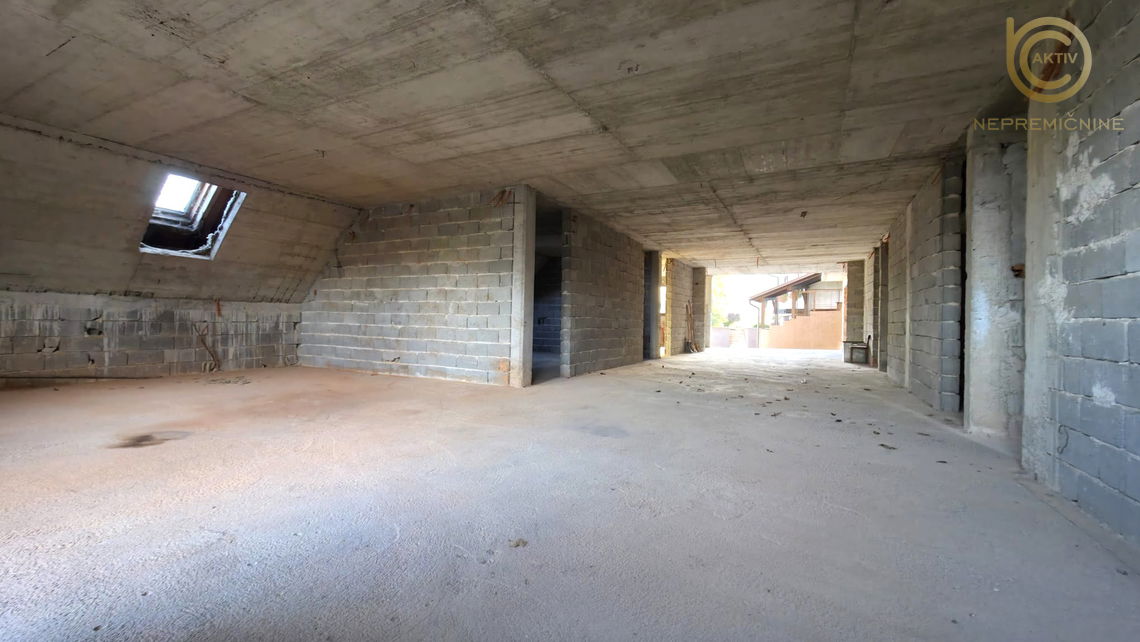 Lokacija: Gorenjska, Škofja Loka, Virlog